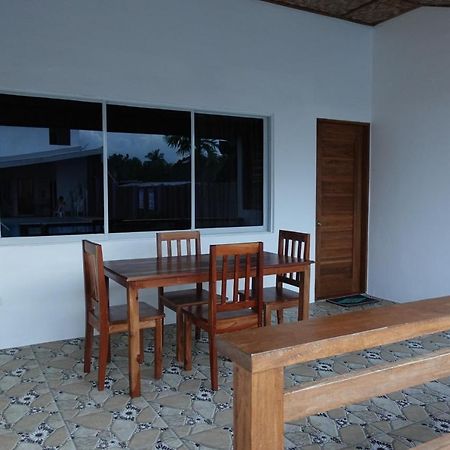 Badi'S Place Moalboal Bagian luar foto