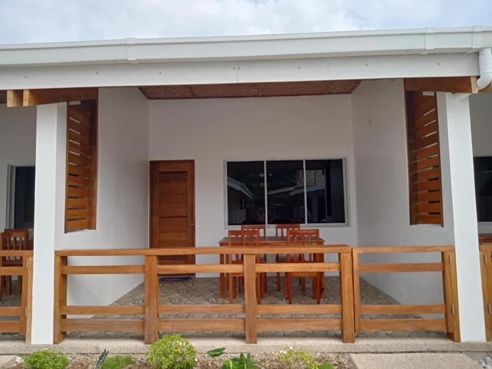 Badi'S Place Moalboal Bagian luar foto