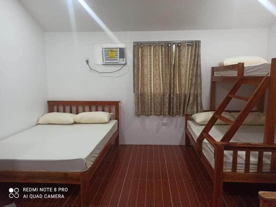 Badi'S Place Moalboal Bagian luar foto
