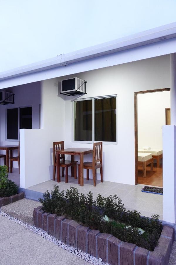 Badi'S Place Moalboal Bagian luar foto